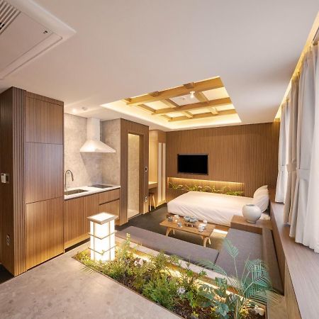 Uh Suite The Myeongdong Szöul Kültér fotó