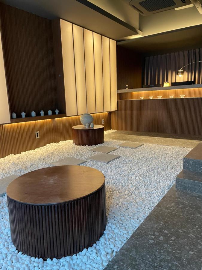 Uh Suite The Myeongdong Szöul Kültér fotó