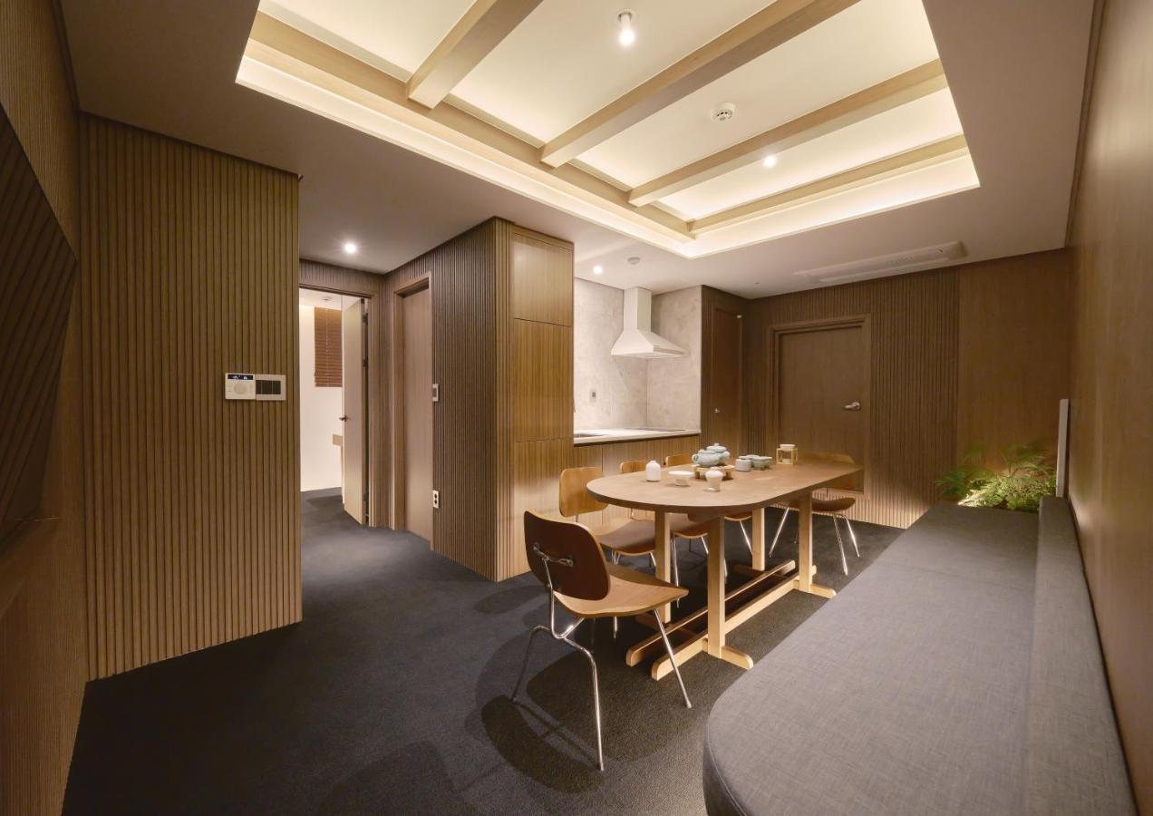 Uh Suite The Myeongdong Szöul Kültér fotó