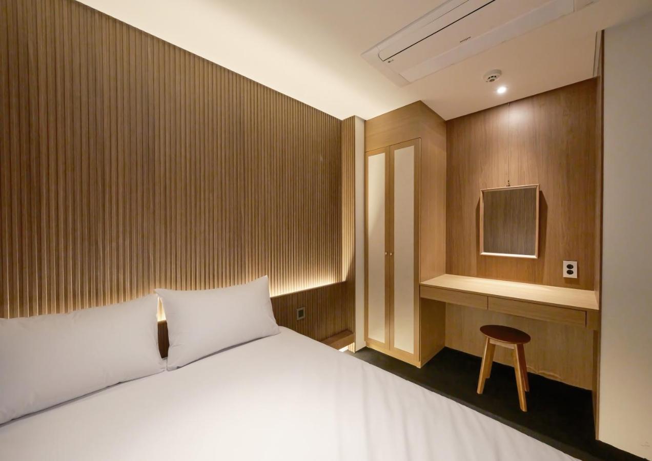 Uh Suite The Myeongdong Szöul Kültér fotó