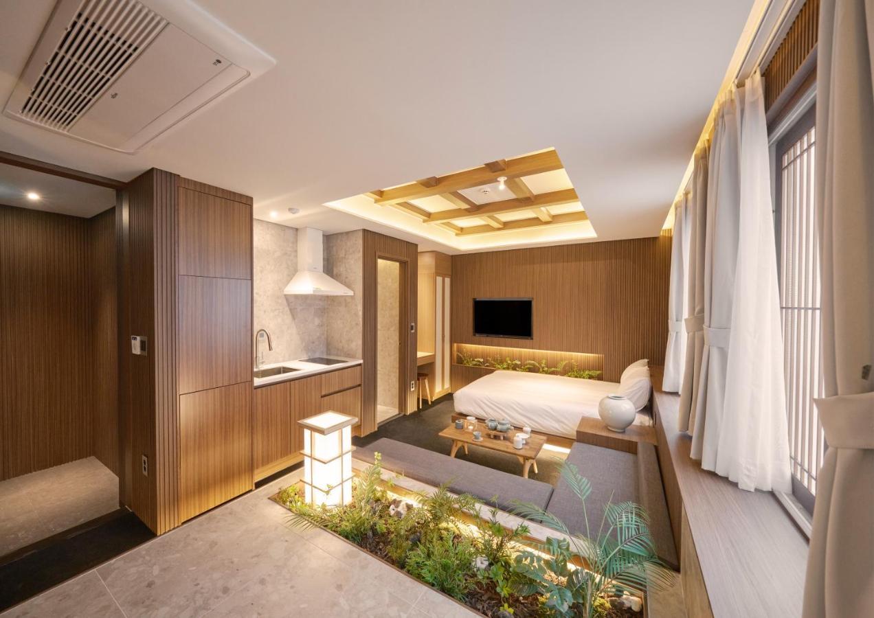 Uh Suite The Myeongdong Szöul Kültér fotó