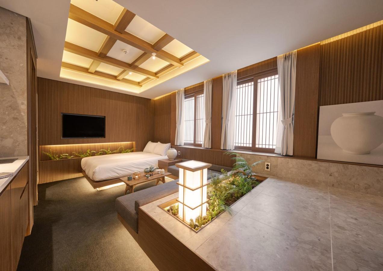 Uh Suite The Myeongdong Szöul Kültér fotó