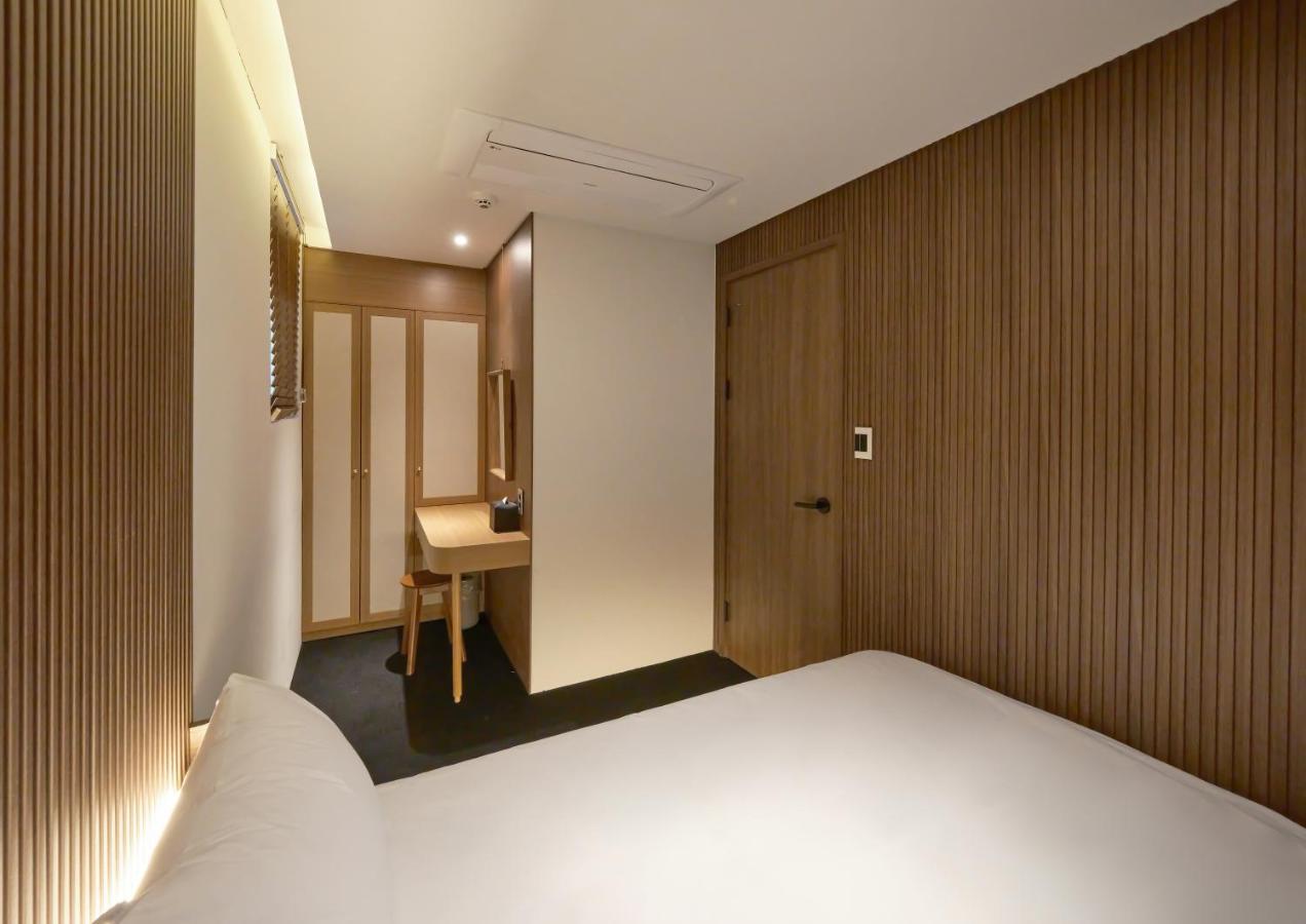 Uh Suite The Myeongdong Szöul Kültér fotó