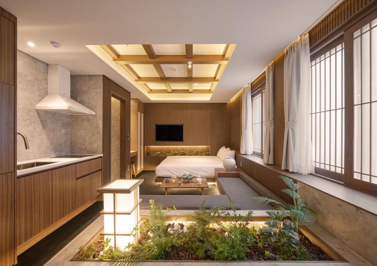 Uh Suite The Myeongdong Szöul Kültér fotó